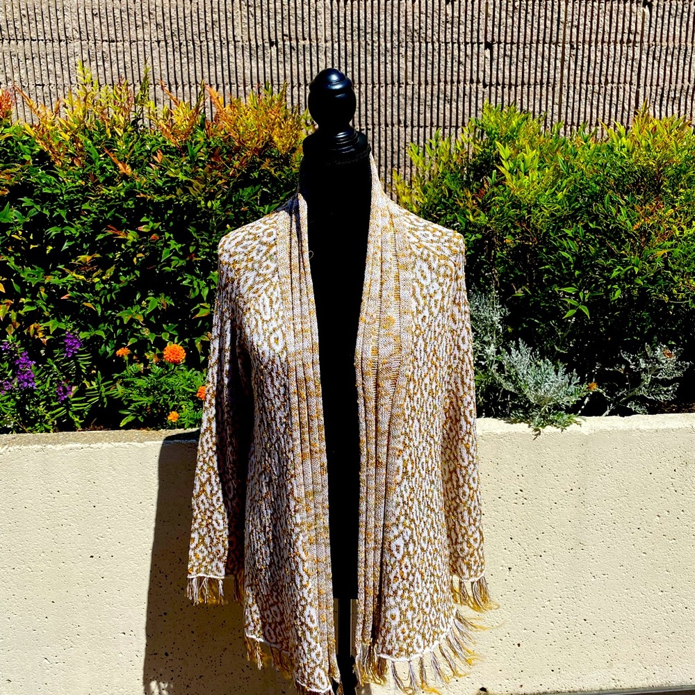 Pretty light weight sweater